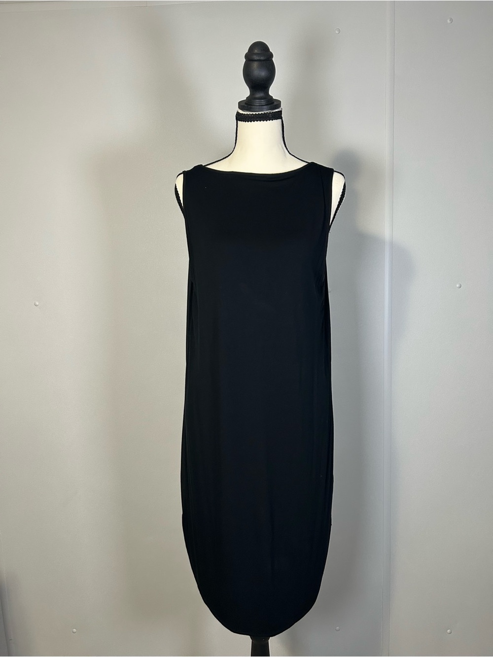 Artisan Ny Black Sleeveless Midi Dress
